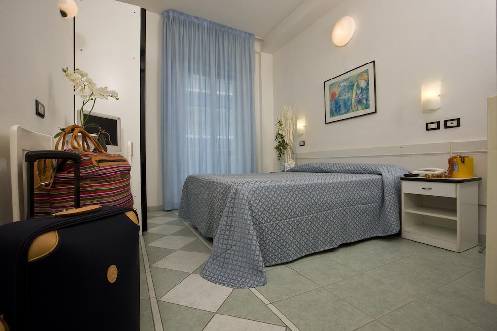 Hotel Elite Каттоліка Номер фото