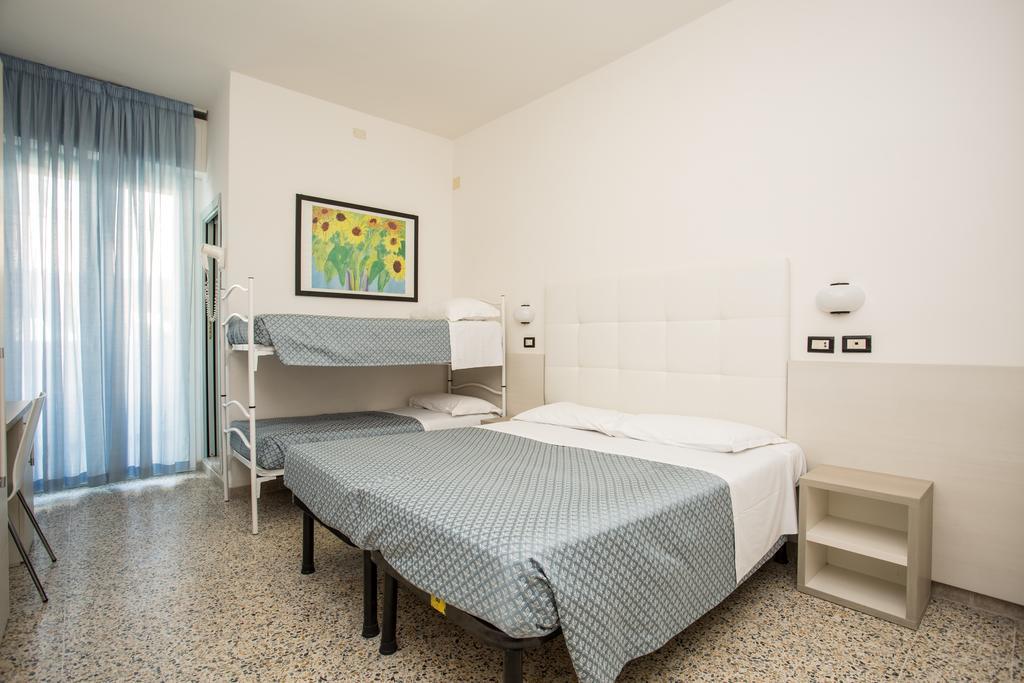 Hotel Elite Каттоліка Екстер'єр фото